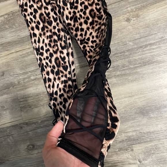 Victoria secret cheetah workout outfit - Picture 5 of 5